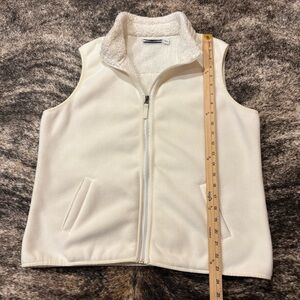 Croft & Barrow Women’s White Sherpa Vest Size Large